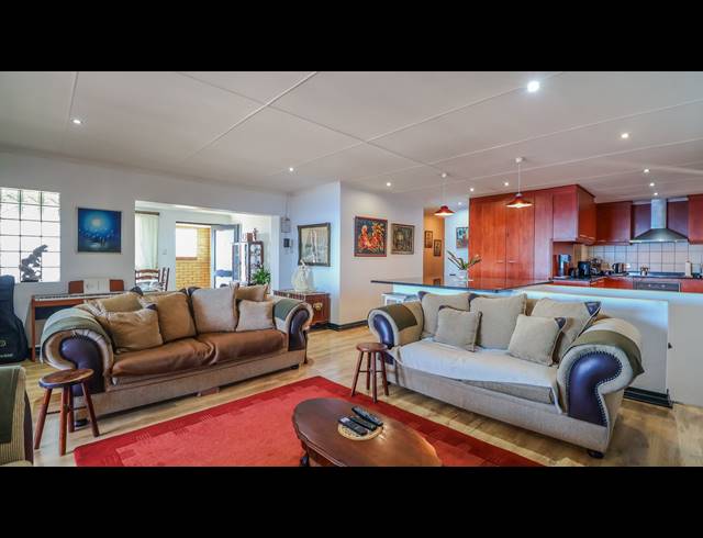 5 BEDROOM HOUSE FOR SALE IN DANA BAY
